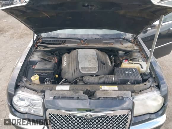 2008 Chrysler 300 C Hemi with VIN 2C3KA63H08H282744, listed as a IAAI auction lot 43452612 with 192,786 mi miles and . Bid and sale history available at DreamBid. Image 10.