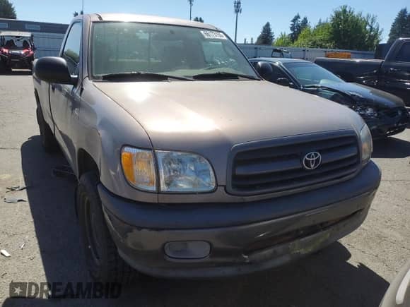 2002 Toyota Tundra z VIN 5TBJN32112S331692, wystawiony jako Copart lot #66173155 z przebiegiem 143 663 mil mil oraz Czysty tytuł • Clean title. Historia ofert i sprzedaży dostępna na DreamBid. Obrazek 5.