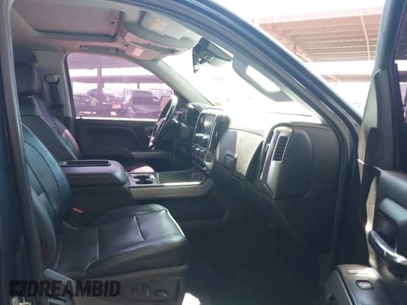 2018 Chevrolet Silverado 1500 LTZ z VIN 3GCUKSEC1JG495350, wystawiony jako IAAI lot #43318196 z przebiegiem 139 694 mil mil oraz . Historia ofert i sprzedaży dostępna na DreamBid. Obrazek 5.