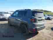 2017 Jeep Renegade Latitude z VIN ZACCJABB4HPG16935, wystawiony jako IAAI lot #41843666 z przebiegiem 37 835 mil mil oraz . Historia ofert i sprzedaży dostępna na DreamBid. Obrazek 3.