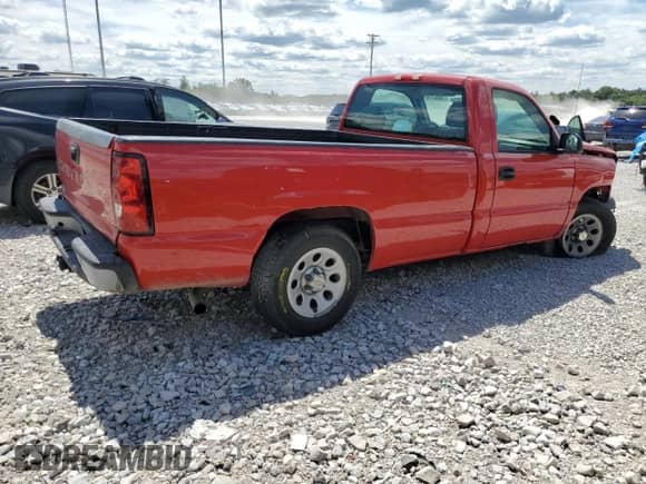 2006 Chevrolet Silverado 1500 Work Truck z VIN 1GCEC14V86Z113837, wystawiony jako Copart lot #70053145 z przebiegiem 261 633 mil mil oraz Szkoda całkowita • Salvage title. Historia ofert i sprzedaży dostępna na DreamBid. Obrazek 3.