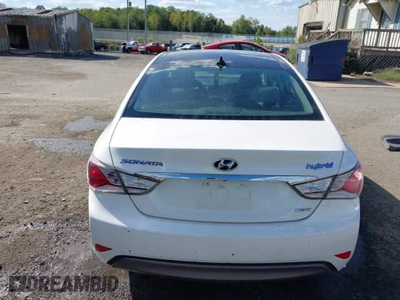 2014 Hyundai Sonata z VIN KMHEC4A47EA112913, wystawiony jako IAAI lot #43081223 z przebiegiem 188 132 mil mil oraz . Historia ofert i sprzedaży dostępna na DreamBid. Obrazek 17.