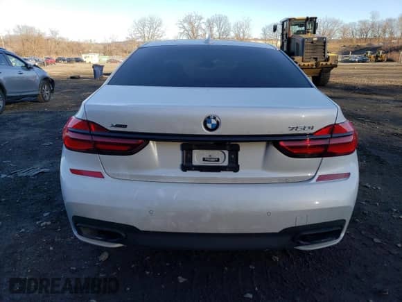 2019 BMW 7 Series 750i xDrive with VIN WBA7F2C53KB240583, listed as a Copart auction lot 70478493 with 34,498 mi miles and Salvage title. Bid and sale history available at DreamBid. Image 6.