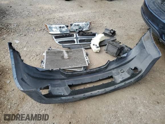 2015 Dodge Journey American Value with VIN 3C4PDCAB3FT506762, listed as a Copart auction lot 86330525 with 80,661 mi miles and Salvage title. Bid and sale history available at DreamBid. Image 13.