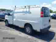 2005 Chevrolet Express Cargo z VIN 1GCGG25VX51137331, wystawiony jako IAAI lot #42719473 z przebiegiem 225 658 mil mil oraz . Historia ofert i sprzedaży dostępna na DreamBid. Obrazek 3.