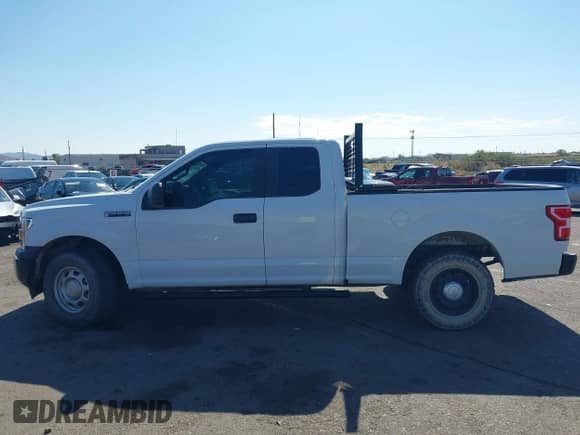 2018 Ford F-150 XL z VIN 1FTFX1EG0JKE25533, wystawiony jako IAAI lot #43420431 z przebiegiem 49 622 mil mil oraz . Historia ofert i sprzedaży dostępna na DreamBid. Obrazek 14.