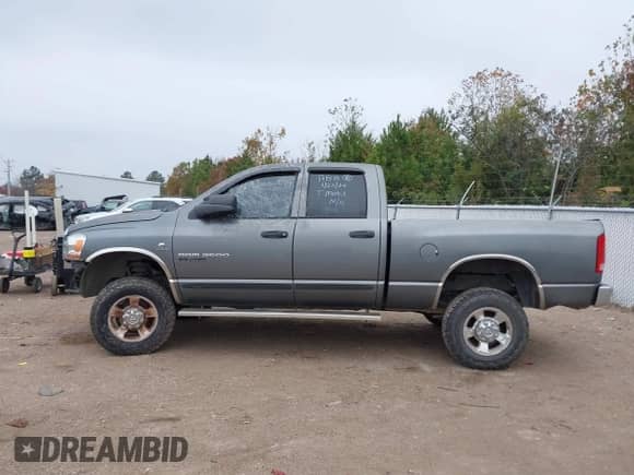 2006 Dodge 3500 Laramie z VIN 3D7LX38C06G143095, wystawiony jako IAAI lot #40889368 z przebiegiem Nie podano mil oraz . Historia ofert i sprzedaży dostępna na DreamBid. Obrazek 13.