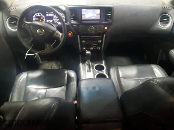 2015 Nissan Pathfinder SV с VIN 5N1AR2MN4FC692875, выставлен на аукционе Copart как лот 54977155 с пробегом 152 155 миль миль и Чистый • Clean title. История ставок и продаж доступна на DreamBid. Изображение 8.