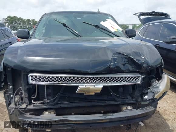 2010 Chevrolet Suburban LT z VIN 1GNUCJE06AR138587, wystawiony jako IAAI lot #42145484 z przebiegiem 283 318 mil mil oraz . Historia ofert i sprzedaży dostępna na DreamBid. Obrazek 11.