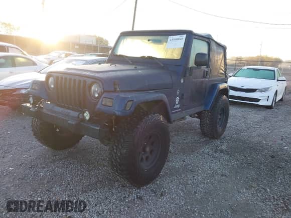 2005 Jeep Wrangler X with VIN 1J4FA39S95P374547, listed as a IAAI auction lot 43500040 with 190,023 mi miles and . Bid and sale history available at DreamBid. Image 2.