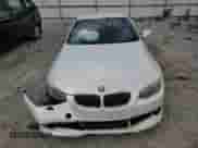 2011 BMW 3 Series 328i z VIN WBADW7C52BE544051, wystawiony jako Copart lot #68748285 z przebiegiem 83 651 mil mil oraz Szkoda całkowita • Salvage title. Historia ofert i sprzedaży dostępna na DreamBid. Obrazek 5.