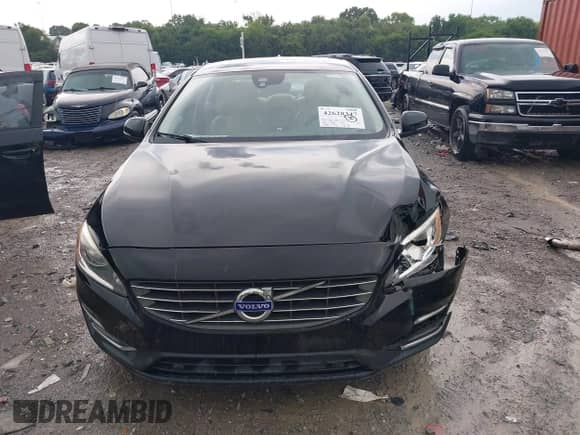 2016 Volvo S60 T5 Drive-E Premier z VIN YV126MFK4G2413197, wystawiony jako IAAI lot #42628347 z przebiegiem 98 174 mil mil oraz . Historia ofert i sprzedaży dostępna na DreamBid. Obrazek 12.