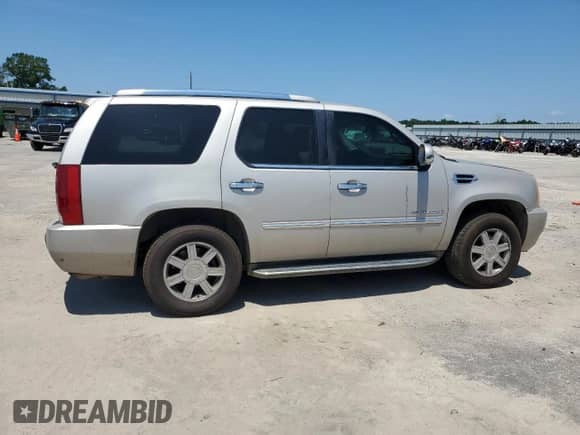 2007 Cadillac Escalade with VIN 1GYEC63837R304389, listed as a Copart auction lot 67075055 with 228,990 mi miles and Salvage title. Bid and sale history available at DreamBid. Image 3.
