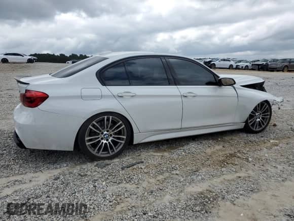 2016 BMW 3 Series 340i xDrive с VIN WBA8B7C53GK702855, выставлен на аукционе Copart как лот 68274745 с пробегом 58 347 миль миль и Списание • Salvage title. История ставок и продаж доступна на DreamBid. Изображение 3.