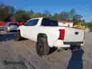 2024 Toyota Tacoma SR5 z VIN 3TMKB5FN9RM014265, wystawiony jako IAAI lot #41653742 z przebiegiem 4 772 mil mil oraz . Historia ofert i sprzedaży dostępna na DreamBid. Obrazek 3.