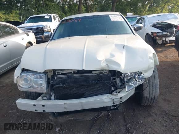 2006 Chrysler 300 C with VIN 2C3LA63H66H258031, listed as a IAAI auction lot 42981159 with 167,447 mi miles and . Bid and sale history available at DreamBid. Image 12.