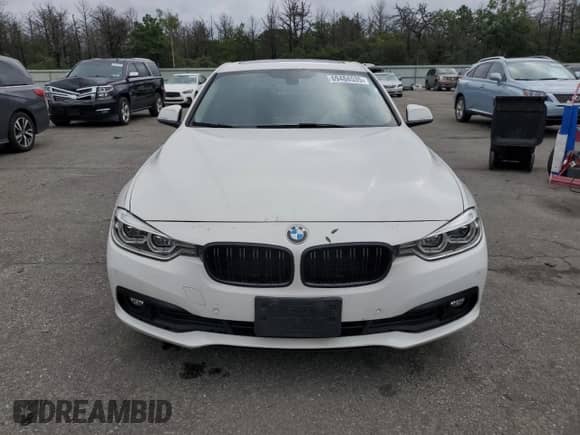 2018 BMW 3 Series 320i xDrive с VIN WBA8A3C50JA067425, выставлен на аукционе Copart как лот 69484535 с пробегом 60 612 миль миль и На запчасти • Non repairable. История ставок и продаж доступна на DreamBid. Изображение 5.