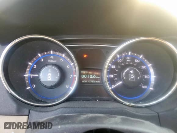 2011 Hyundai Sonata GLS z VIN 5NPEB4AC8BH075809, wystawiony jako Copart lot #70906195 z przebiegiem 129 824 mil mil oraz Czysty tytuł • Clean title. Historia ofert i sprzedaży dostępna na DreamBid. Obrazek 9.