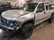 2005 Chevrolet Colorado LS Z85 z VIN 1GCCS196058264963, wystawiony jako IAAI lot #41189683 z przebiegiem 99 385 mil mil oraz . Historia ofert i sprzedaży dostępna na DreamBid. Obrazek 6.