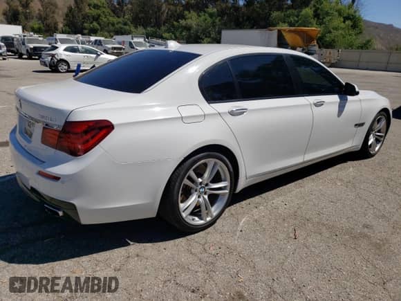 2015 BMW 7 Series 750Li with VIN WBAYE8C50FD782356, listed as a Copart auction lot 64578895 with 195,656 mi miles and Clean title. Bid and sale history available at DreamBid. Image 3.