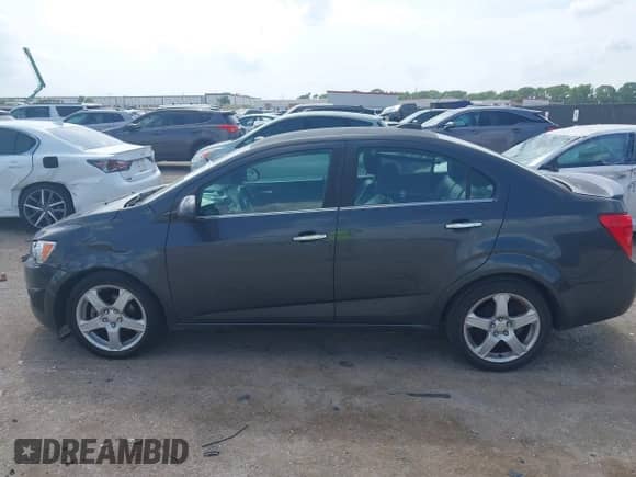 2016 Chevrolet Sonic LTZ с VIN 1G1JE5SB3G4161424, выставлен на аукционе IAAI как лот 42155022 с пробегом 115 855 миль миль и . История ставок и продаж доступна на DreamBid. Изображение 14.