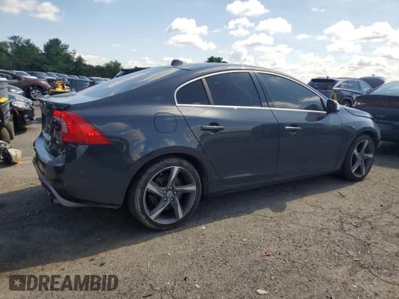 2013 Volvo S60 T6 R-Design Platinum с VIN YV1902FH2D2174043, выставлен на аукционе Copart как лот 64599995 с пробегом 161 918 миль миль и Списание • Salvage title. История ставок и продаж доступна на DreamBid. Изображение 3.