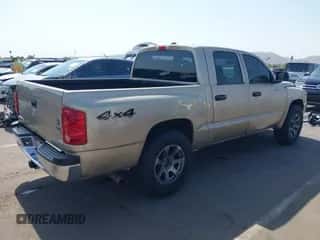 2005 Dodge Dakota с VIN 1D3HW58N85S205244, выставлен на аукционе IAAI как лот 42955372 с пробегом 200 581 миль миль и . История ставок и продаж доступна на DreamBid. Изображение 4.