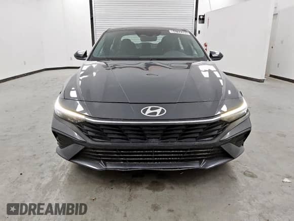 2025 Hyundai Elantra SEL Sport z VIN KMHLM4DG7SU979359, wystawiony jako Copart lot #84722395 z przebiegiem 18 394 mil mil oraz Czysty tytuł • Clean title. Historia ofert i sprzedaży dostępna na DreamBid. Obrazek 5.