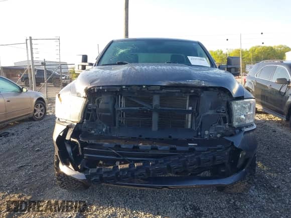 2018 Ram 1500 Tradesman с VIN 1C6RR7FT5JS351510, выставлен на аукционе IAAI как лот 41975886 с пробегом 103 501 миль миль и . История ставок и продаж доступна на DreamBid. Изображение 12.