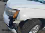 2010 Chevrolet Tahoe LTZ z VIN 1GNUCCE09AR108348, wystawiony jako IAAI lot #41839513 z przebiegiem 199 458 mil mil oraz . Historia ofert i sprzedaży dostępna na DreamBid. Obrazek 18.