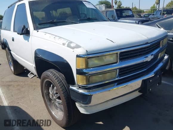 1992 Chevrolet Blazer z VIN 1GNEK18K1NJ355750, wystawiony jako IAAI lot #42789818 z przebiegiem 244 088 mil mil oraz . Historia ofert i sprzedaży dostępna na DreamBid. Obrazek 12.