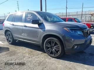 2021 Honda Passport Sport z VIN 5FNYF7H22MB014439, wystawiony jako IAAI lot #43172715 z przebiegiem 34 103 mil mil oraz . Historia ofert i sprzedaży dostępna na DreamBid. Obrazek 1.