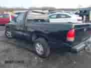 1998 Dodge Dakota SLT z VIN 1B7FL26X5WS716567, wystawiony jako IAAI lot #41078500 z przebiegiem 122 720 mil mil oraz . Historia ofert i sprzedaży dostępna na DreamBid. Obrazek 3.