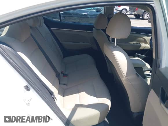 2018 Hyundai Elantra Value Edition z VIN 5NPD84LF2JH376382, wystawiony jako IAAI lot #42976002 z przebiegiem 138 370 mil mil oraz . Historia ofert i sprzedaży dostępna na DreamBid. Obrazek 8.