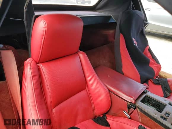 1988 Chevrolet Corvette с VIN 1G1YY3189J5100502, выставлен на аукционе Copart как лот 78682914 с пробегом 78 658 миль миль и На запчасти • Non repairable. История ставок и продаж доступна на DreamBid. Изображение 10.