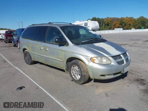 2001 Dodge Caravan SE with VIN 2B4GP44G81R194211, listed as a IAAI auction lot 43486140 with Not provided miles and . Bid and sale history available at DreamBid. Image 1.