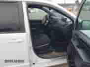 2019 Dodge Grand Caravan SE z VIN 2C4RDGBG6KR619404, wystawiony jako IAAI lot #42077551 z przebiegiem 137 172 mil mil oraz . Historia ofert i sprzedaży dostępna na DreamBid. Obrazek 5.