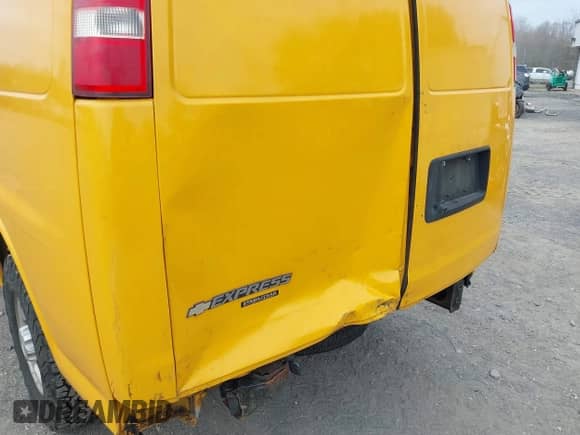 2016 Chevrolet Express Cargo with VIN 1GCWGBFF5G1215150, listed as a IAAI auction lot 41672104 with 152,723 mi miles and . Bid and sale history available at DreamBid. Image 17.