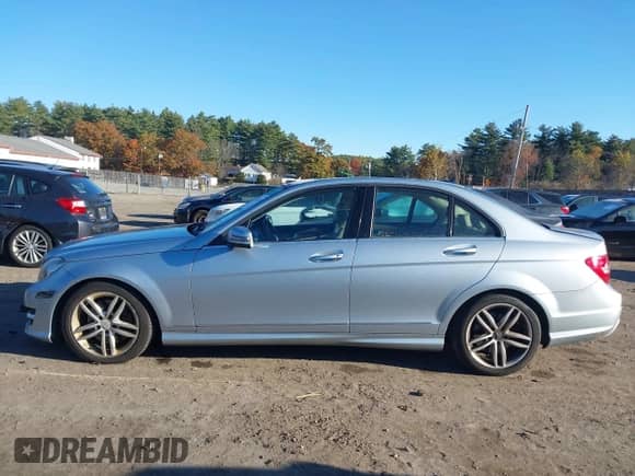 2013 Mercedes-Benz C 300 Sport with VIN WDDGF8AB0DR260336, listed as a IAAI auction lot 43526120 with 115,887 mi miles and . Bid and sale history available at DreamBid. Image 14.