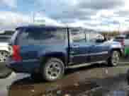 2009 Chevrolet Suburban LTZ z VIN 1GNFK36309R243475, wystawiony jako Copart lot #90379995 z przebiegiem 168 390 mil mil oraz Szkoda całkowita • Salvage title. Historia ofert i sprzedaży dostępna na DreamBid. Obrazek 3.