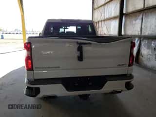 2020 Chevrolet Silverado 1500 RST z VIN 3GCUYEED5LG300667, wystawiony jako Copart lot #87303105 z przebiegiem 103 358 mil mil oraz Szkoda całkowita • Salvage title. Historia ofert i sprzedaży dostępna na DreamBid. Obrazek 6.