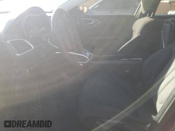 2015 Chrysler 200 LX с VIN 1C3CCCFB3FN560724, выставлен на аукционе Copart как лот 41532275 с пробегом 183 310 миль миль и Списание • Salvage title. История ставок и продаж доступна на DreamBid. Изображение 7.