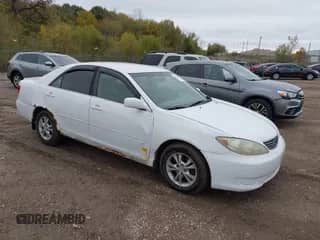2005 Toyota Camry LE с VIN 4T1BF32KX5U609163, выставлен на аукционе IAAI как лот 43512991 с пробегом 323 090 миль миль и . История ставок и продаж доступна на DreamBid. Изображение 1.