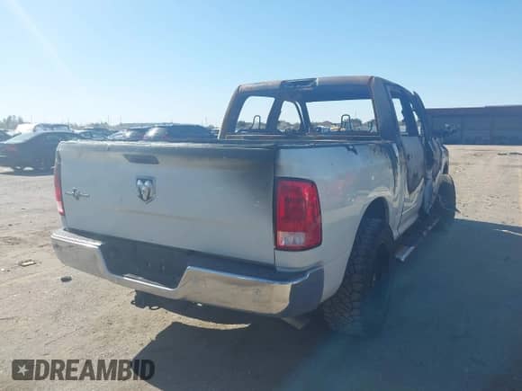 2016 Ram 1500 Big Horn z VIN 1C6RR6LG5GS403955, wystawiony jako IAAI lot #41230858 z przebiegiem Nie podano mil oraz . Historia ofert i sprzedaży dostępna na DreamBid. Obrazek 4.