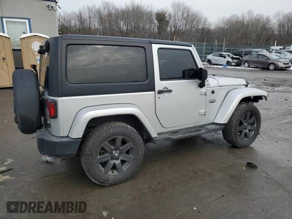 2012 Jeep Wrangler Sahara z VIN 1C4AJWBG0CL215654, wystawiony jako Copart lot #43133135 z przebiegiem 162 260 mil mil oraz Szkoda całkowita • Salvage title. Historia ofert i sprzedaży dostępna na DreamBid. Obrazek 3.