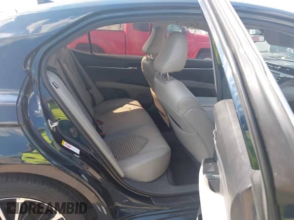 2019 Toyota Camry SE z VIN 4T1B11HK5KU709158, wystawiony jako IAAI lot #43355088 z przebiegiem 108 413 mil mil oraz . Historia ofert i sprzedaży dostępna na DreamBid. Obrazek 8.