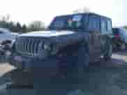 2021 Jeep Wrangler Unlimited Sahara Altitude z VIN 1C4HJXEN9MW645794, wystawiony jako IAAI lot #41807183 z przebiegiem 84 043 mil mil oraz . Historia ofert i sprzedaży dostępna na DreamBid. Obrazek 2.