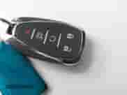 2020 Chevrolet Sonic LT z VIN 1G1JD5SB1L4103521, wystawiony jako IAAI lot #42443045 z przebiegiem 54 470 mil mil oraz . Historia ofert i sprzedaży dostępna na DreamBid. Obrazek 11.