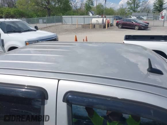 2008 Chevrolet Colorado 2LT z VIN 1GCDT13E588101764, wystawiony jako IAAI lot #42093281 z przebiegiem 144 611 mil mil oraz . Historia ofert i sprzedaży dostępna na DreamBid. Obrazek 19.