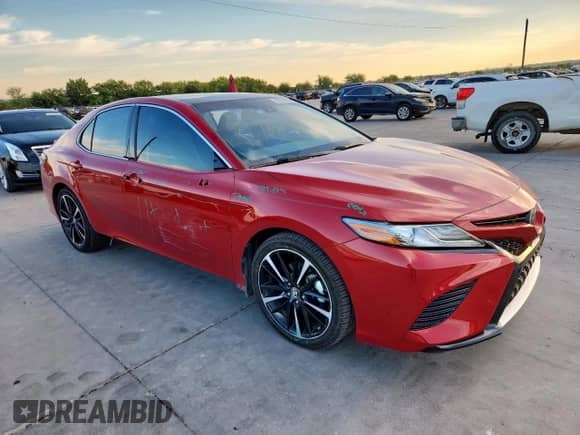 2019 Toyota Camry XSE z VIN 4T1B61HK7KU166865, wystawiony jako Copart lot #82299895 z przebiegiem 107 550 mil mil oraz Szkoda całkowita • Salvage title. Historia ofert i sprzedaży dostępna na DreamBid. Obrazek 4.